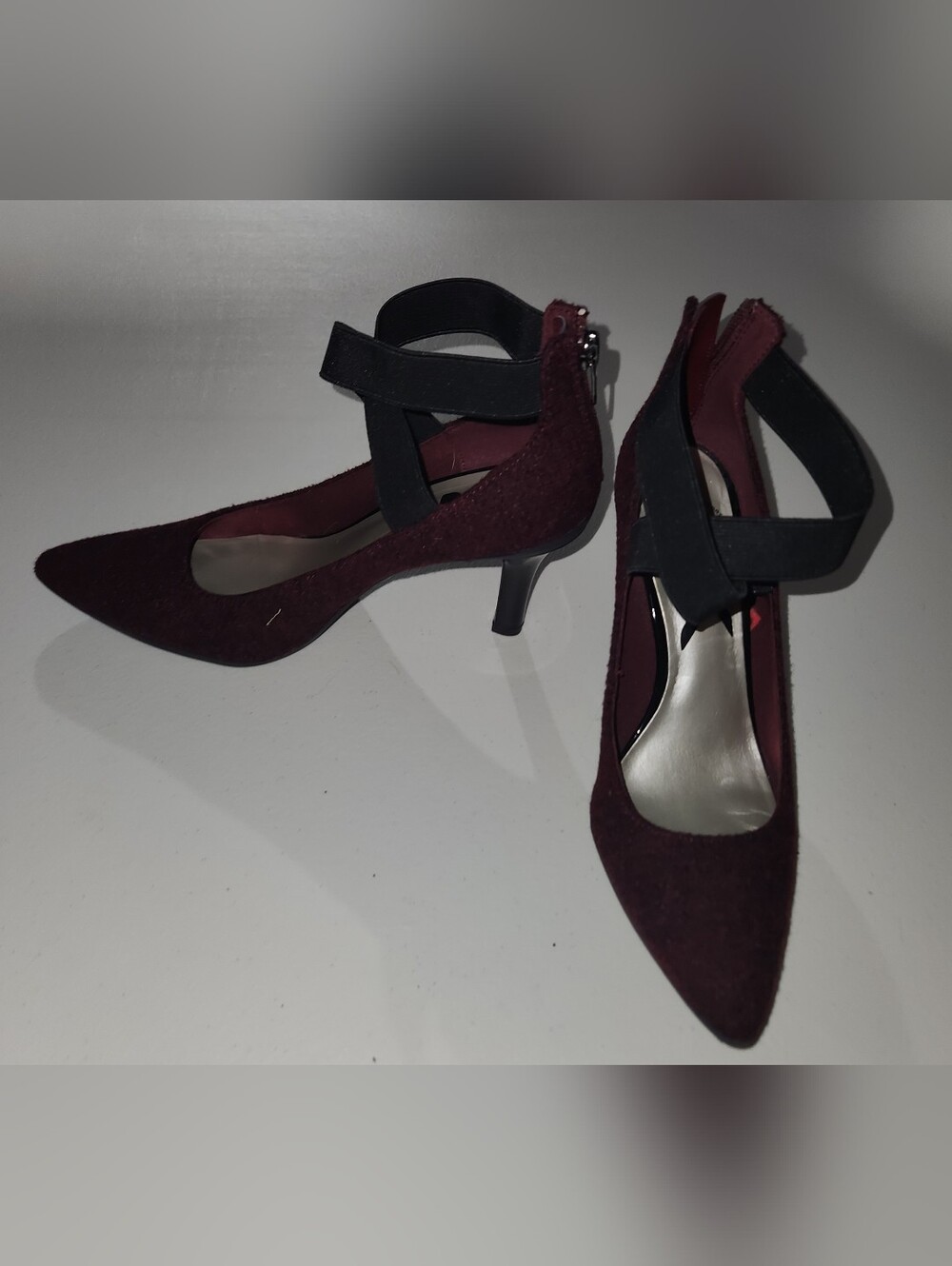 Anne Klein Pointed Toe Burgundy Women's Heels with Ankle Strap Rear Zip Size 7